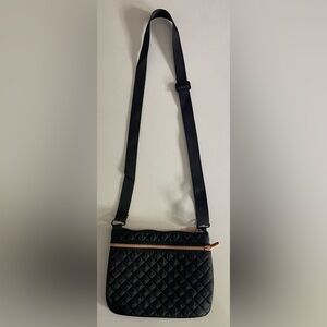 Black Quilted Crossbody Bag Adjustable Strap Zippered Pockets Casual Classic